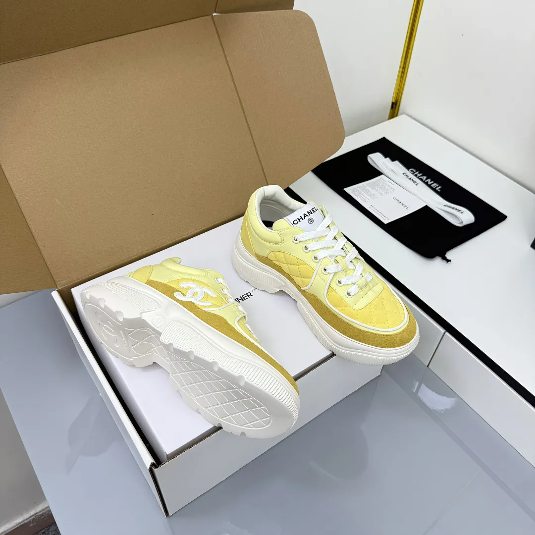 👟👟Ex-factory price 620👟👟 Chanel bread shoes ~ original calfskin panda shoes Chanel 25C latest hot style panda black and white sports shoes casual sneakers Xiaoxiang hot item classic black and white panda color coco girls must pay Fabric: original custom mixed sheepskin lining: original imported breathable mesh lining outsole: Original molded rubber + TPU combination Size: Women's 35-41